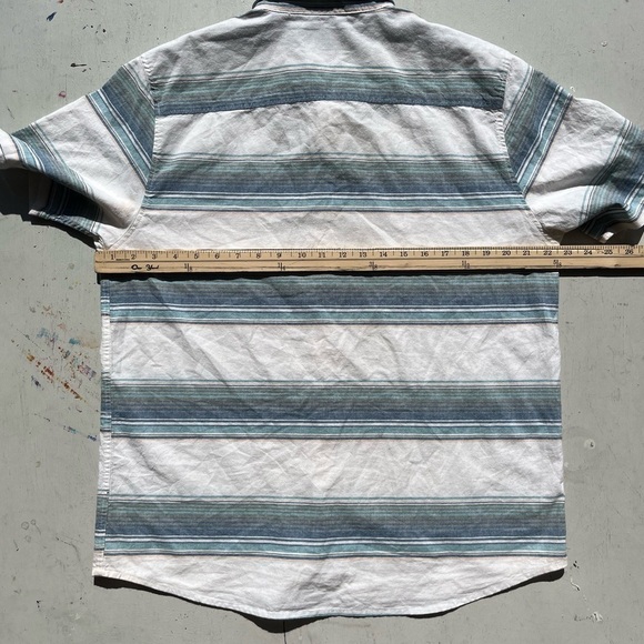 Men's Salty Crew Shirt Multicolor Button-Down L Pocket Beach Outdoor Striped - Picture 8 of 11
